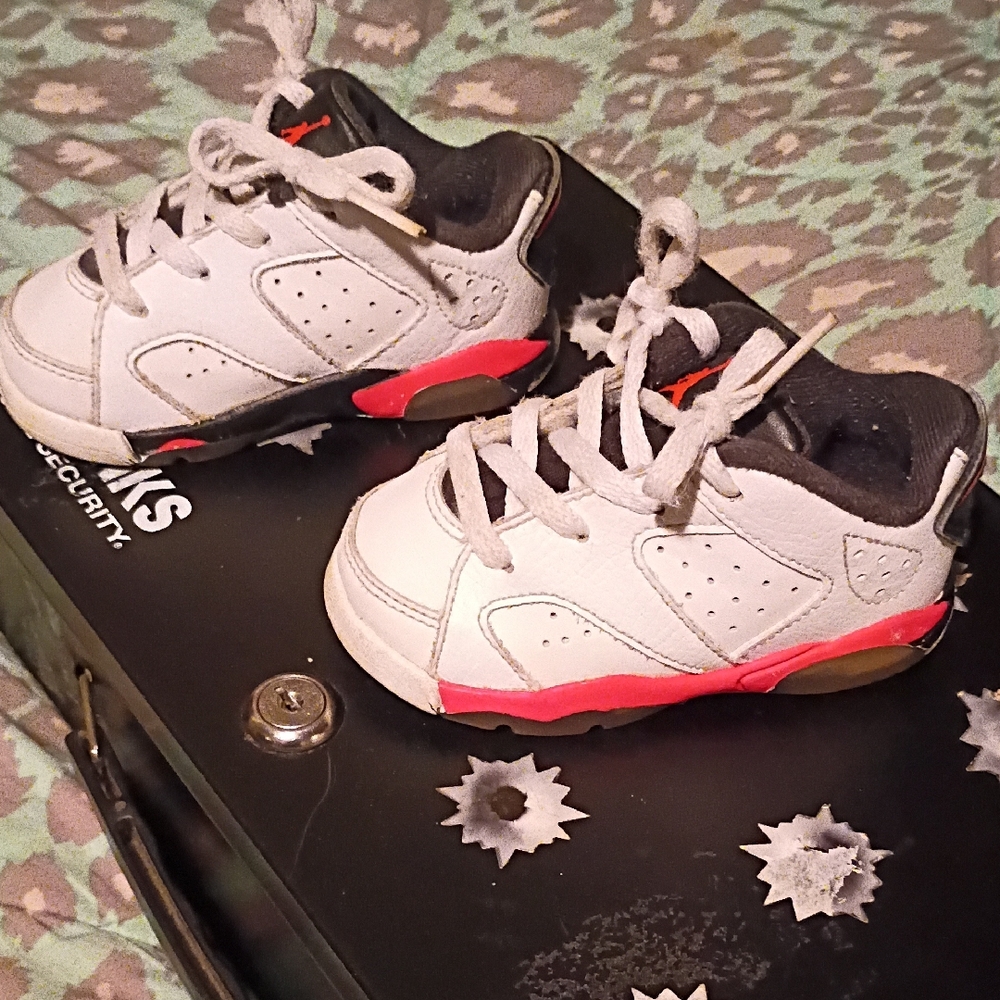 Jordan Sneakers (Baby)